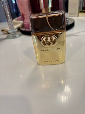 Women’s perfume